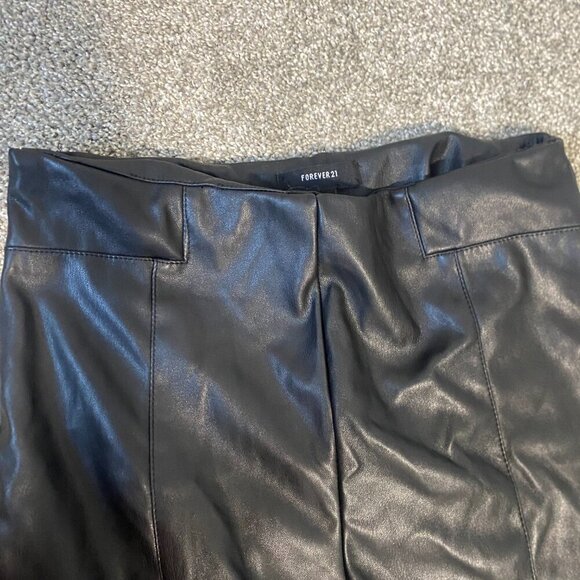 Forever 21 Black Full Length Vegan Faux Leather Pants Women's Size Small - Picture 5 of 6